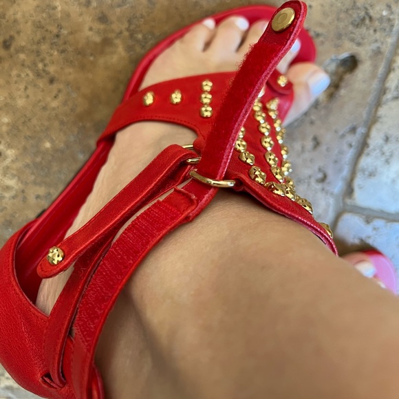 Thomas Wylde red leather sandals with skulls - Picture 3 of 6